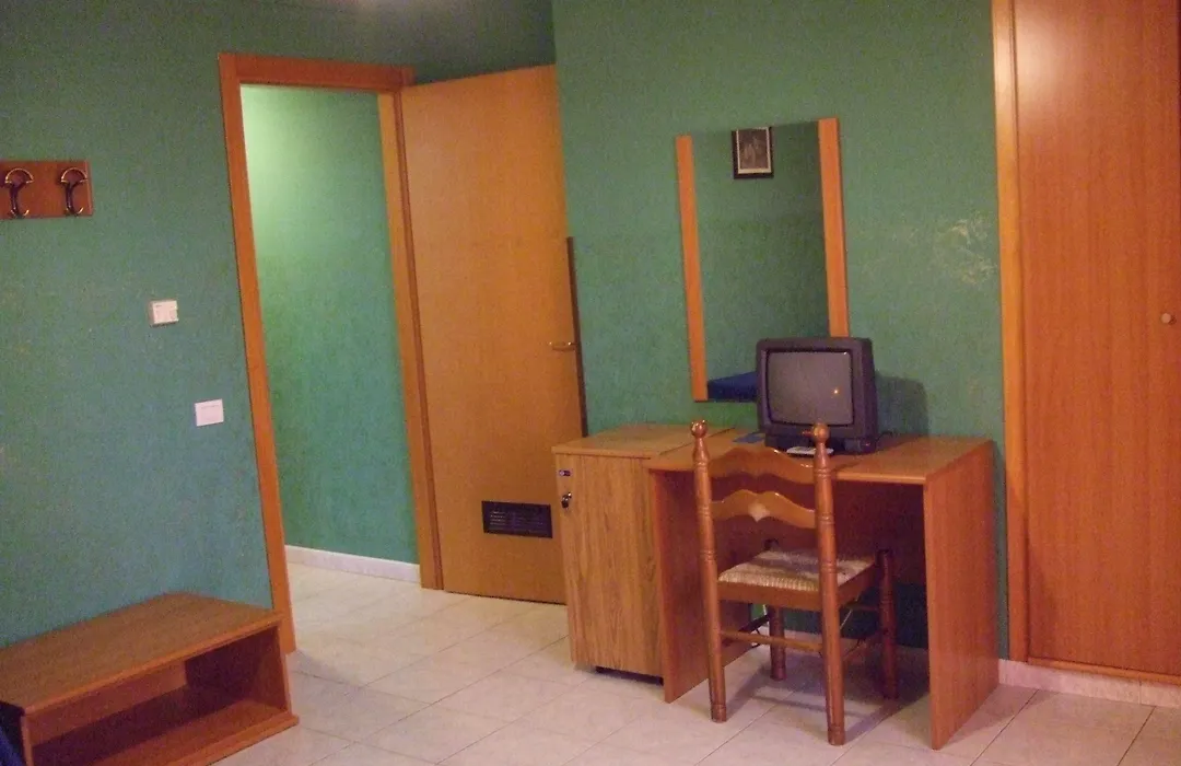 Hotel Kiris-1